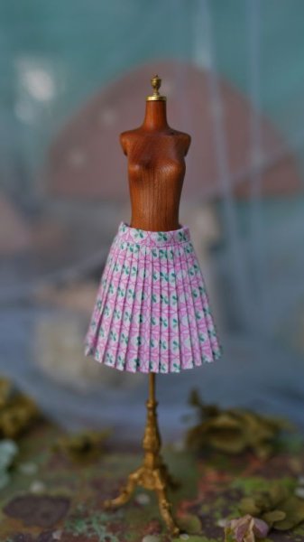 Photo1: vintage pattern pleated skirt ( of Tulips in the Rain) (1)